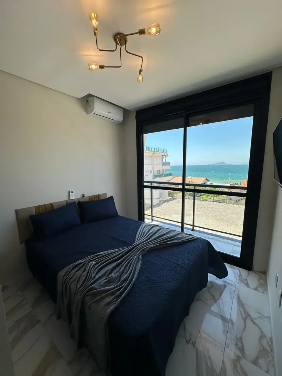 Apartment with 2 bedrooms and 2 bathrooms — photo 2