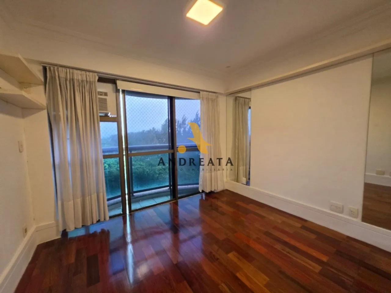 Apartment on the 5th floor with a glass-enclosed balcony — photo 26