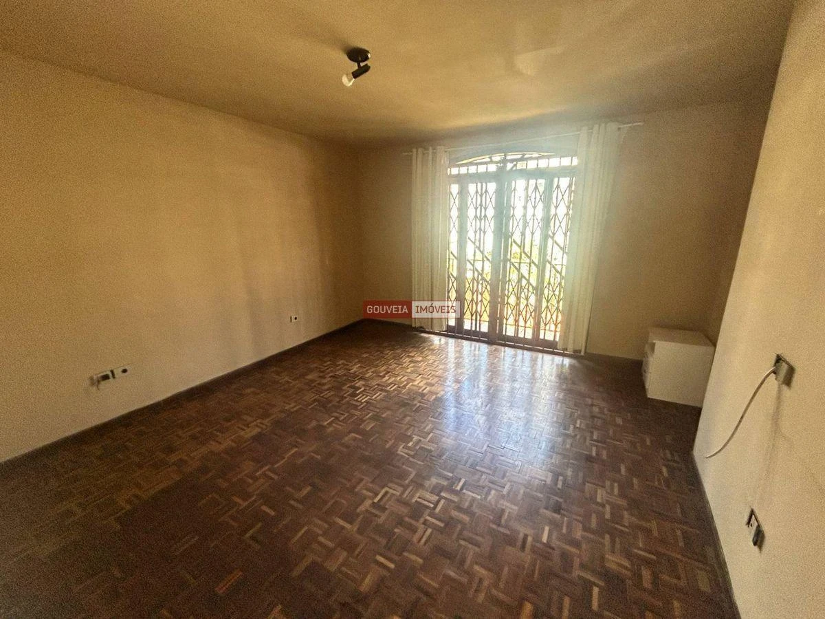 235 m² house with an en-suite and 3 parking spots — photo 17