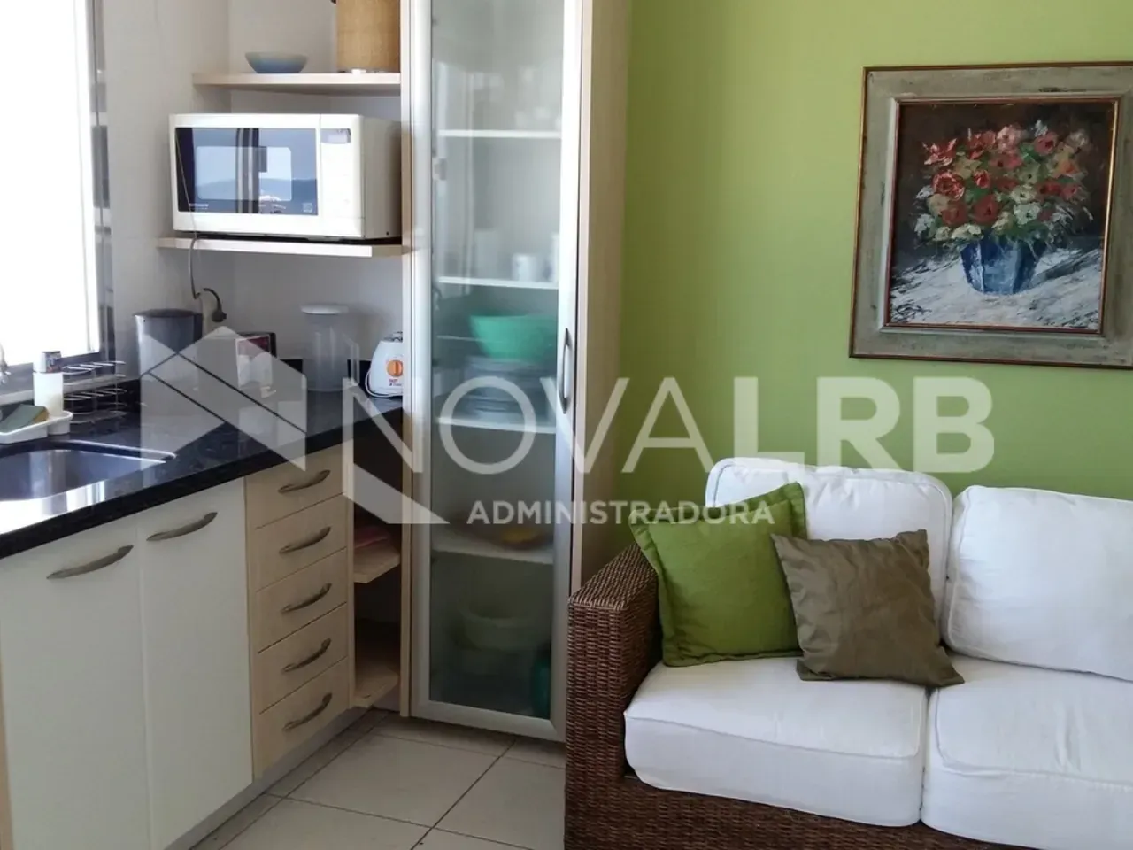 Furnished 1-bedroom apartment with no parking — photo 4