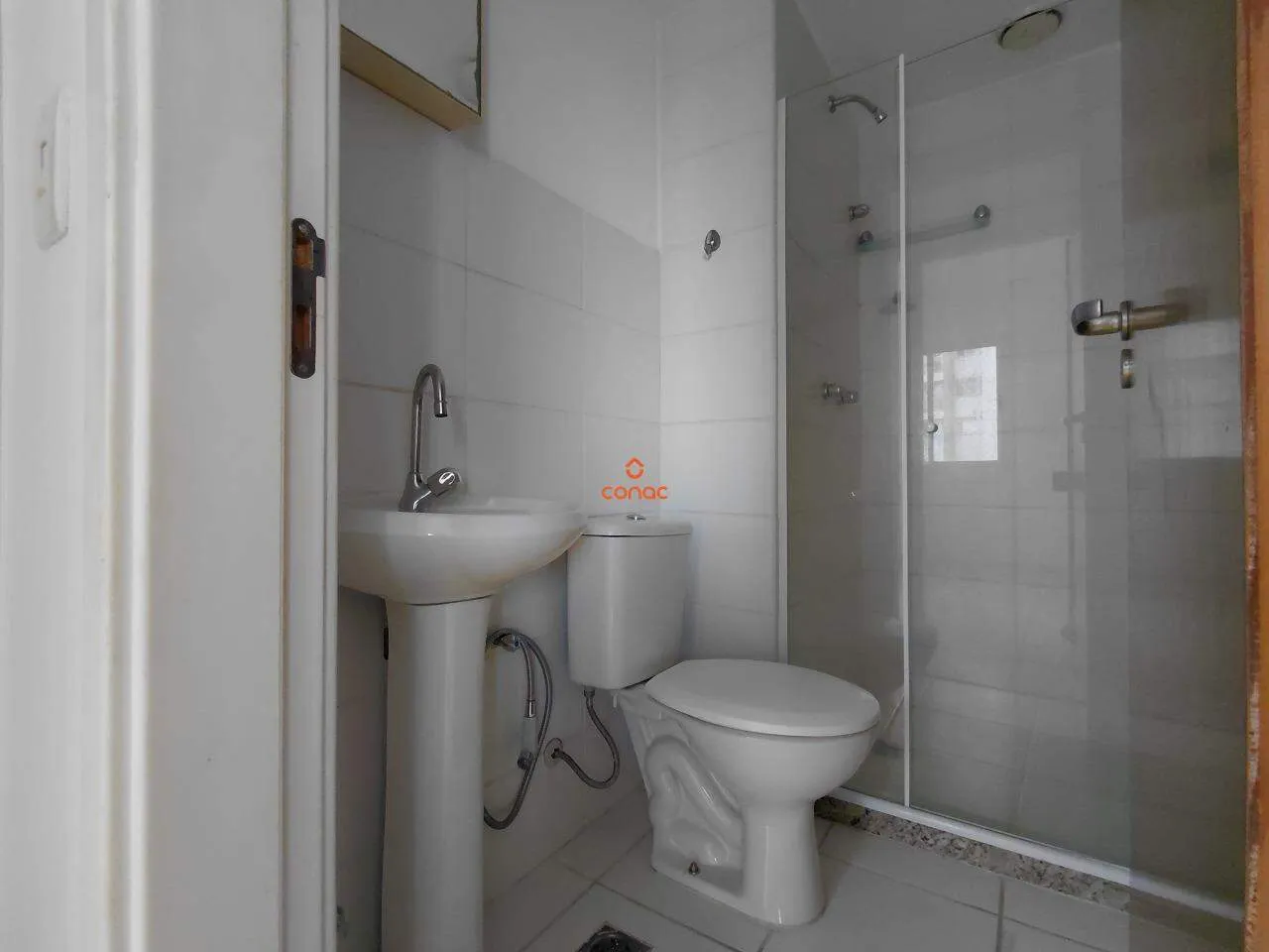 2-bedroom apartment in a building with a gym — photo 20