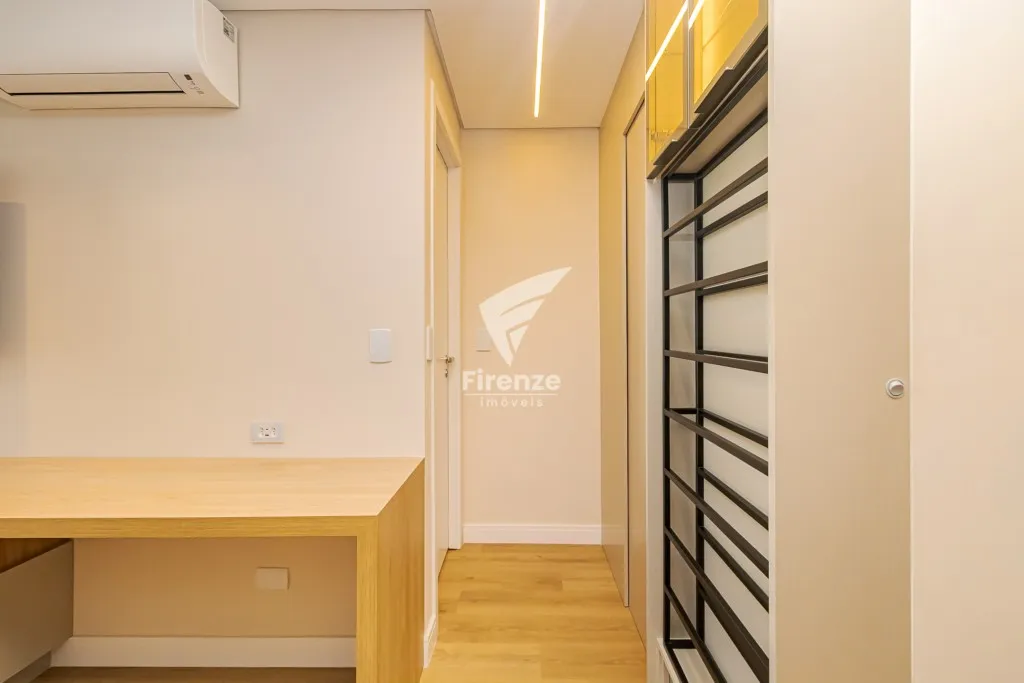 Apartamento mobiliado com cozinha integrada e varanda fechada — photo 9