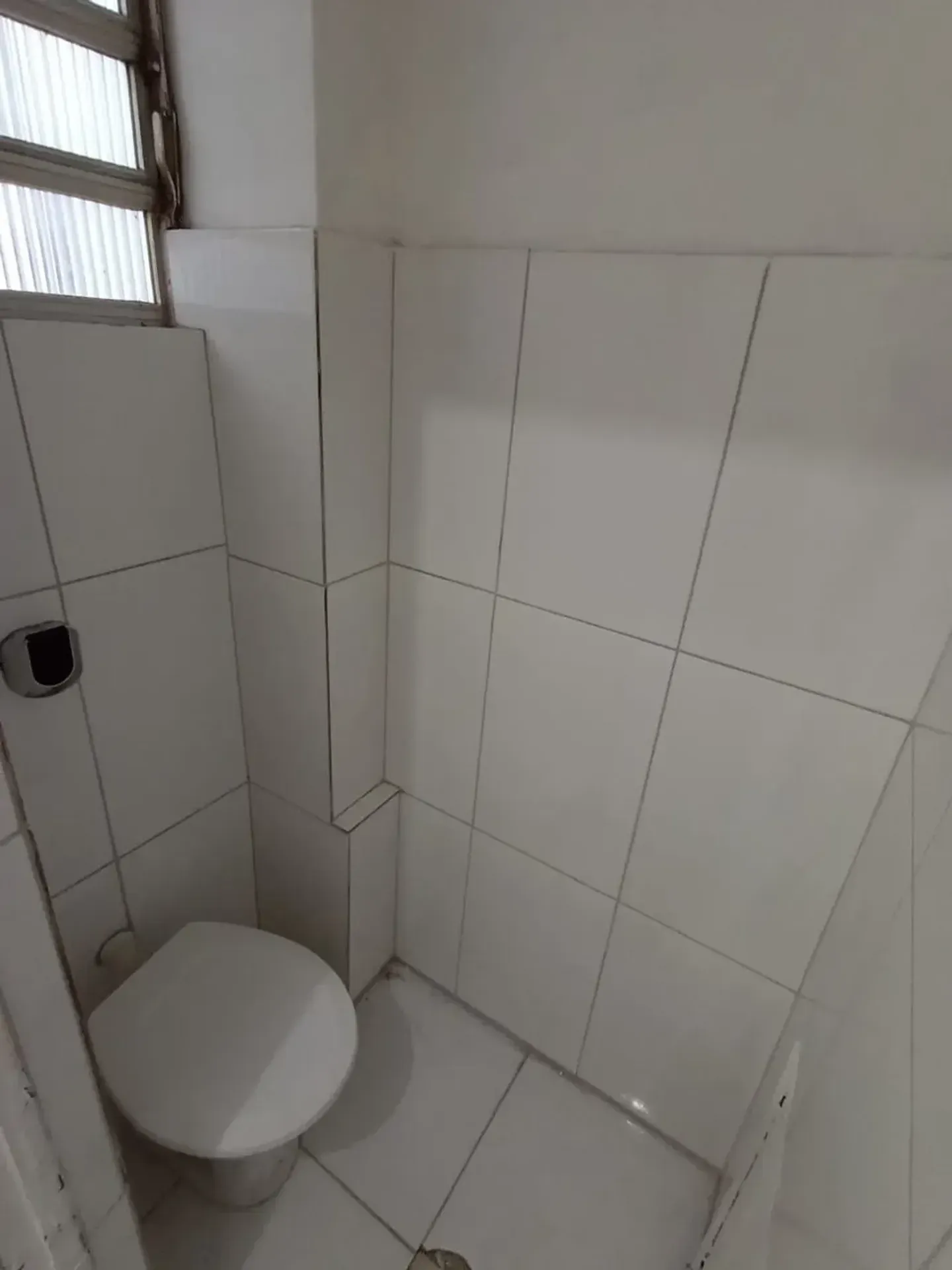 Apartment on the 4th floor with wood or laminate floors — photo 7