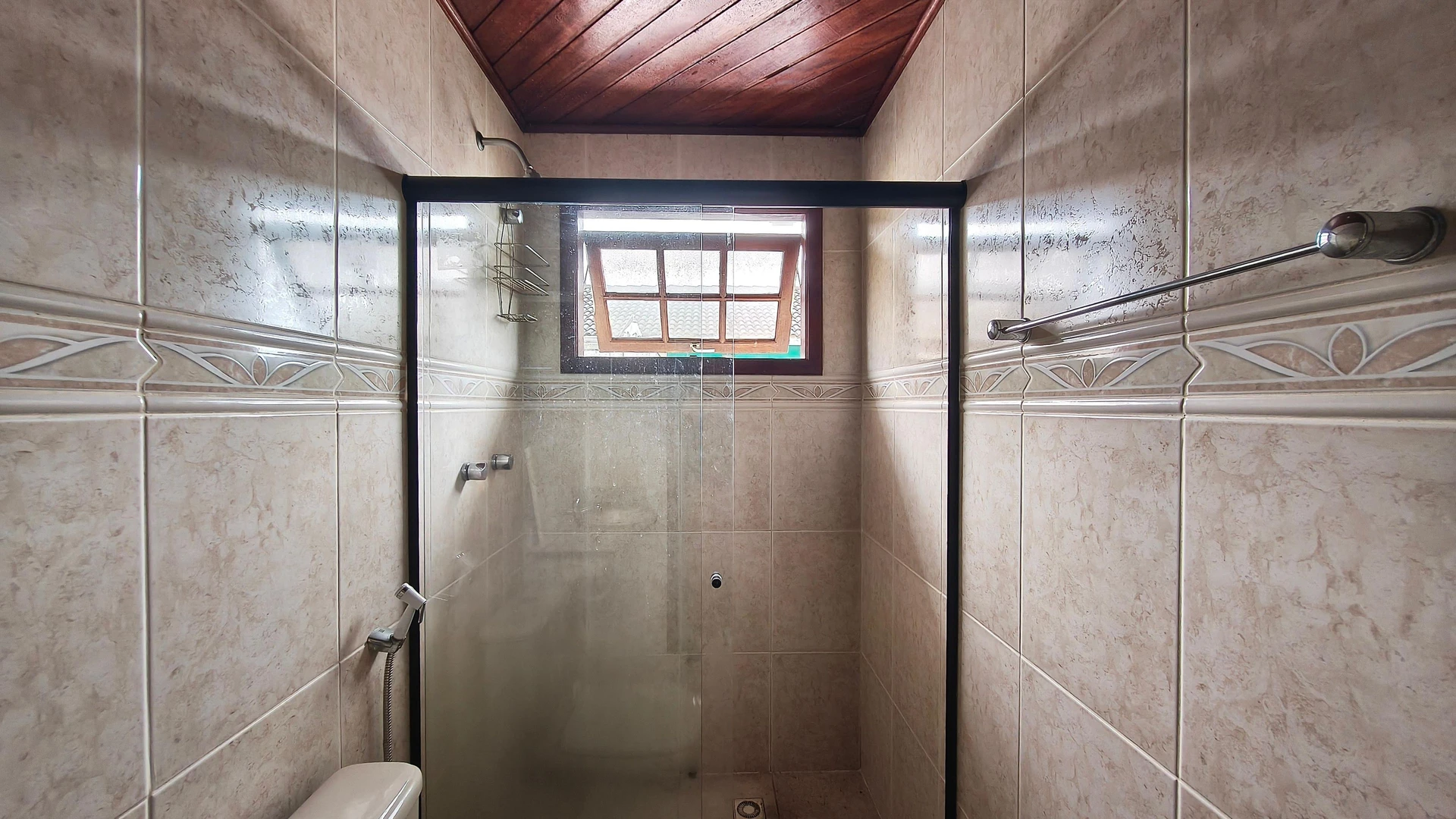 3-bedroom house with a walk-in closet in Rio de Janeiro — photo 46