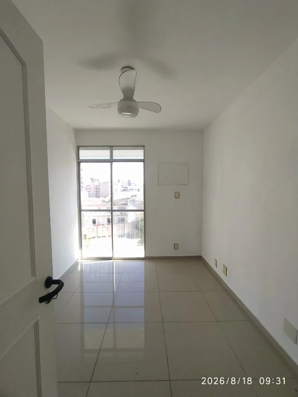 2-bedroom apartment with 2 bathrooms and a balcony — photo 9