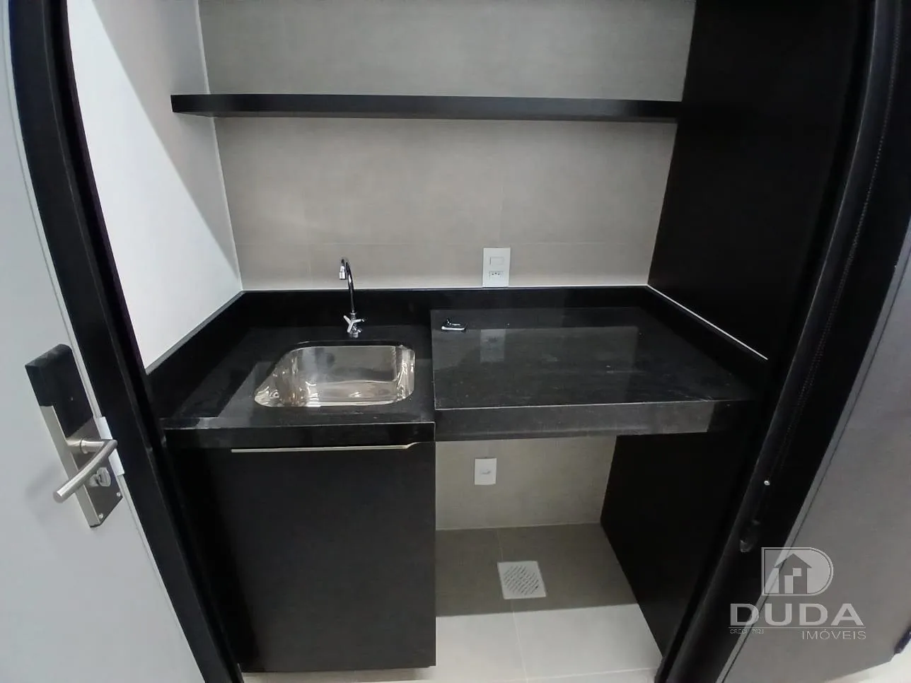 Furnished 33 m² studio on the 4th floor — photo 9