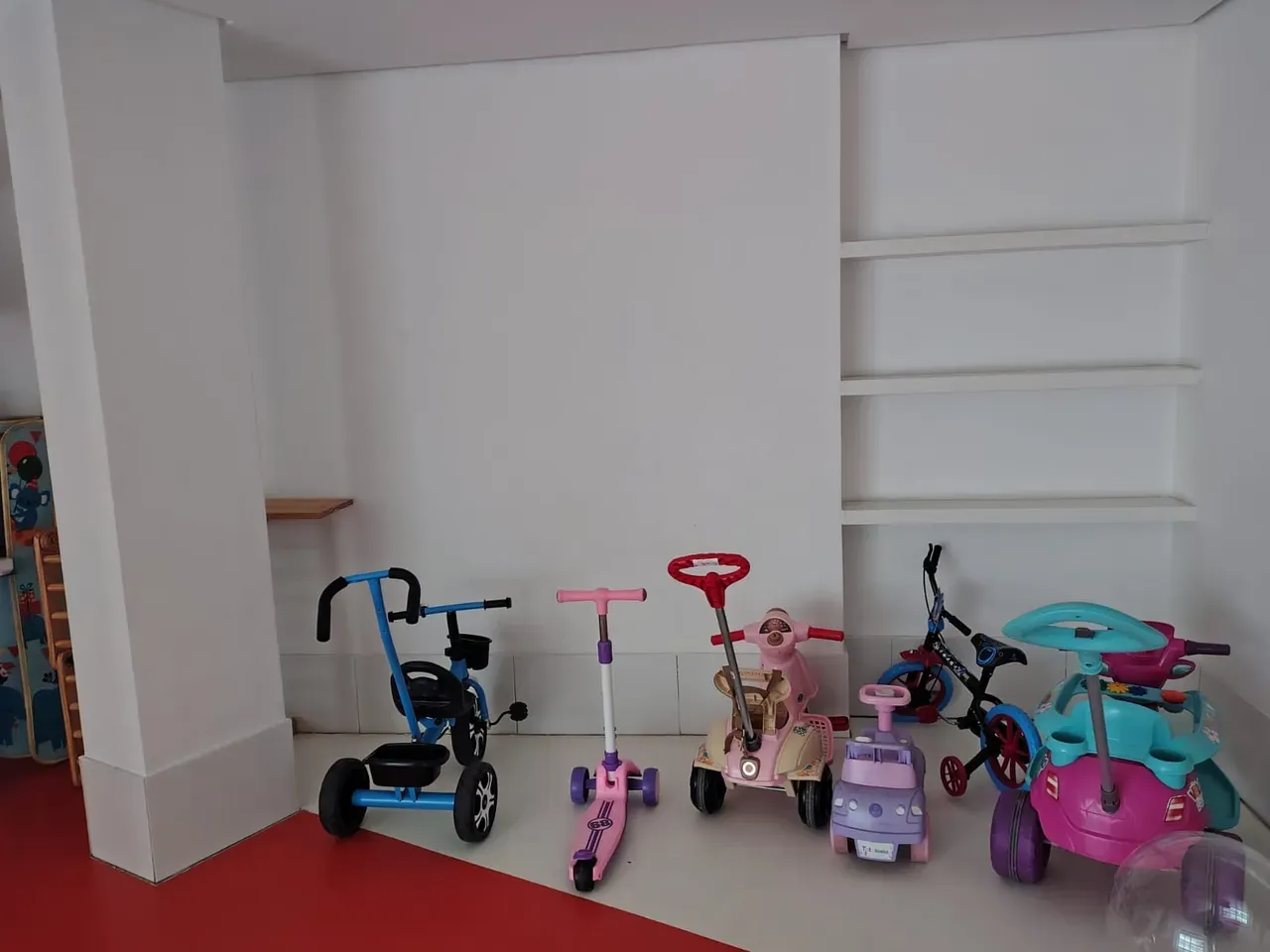 Apartamento com 3 quartos e varanda, pisos de cerâmica — photo 33