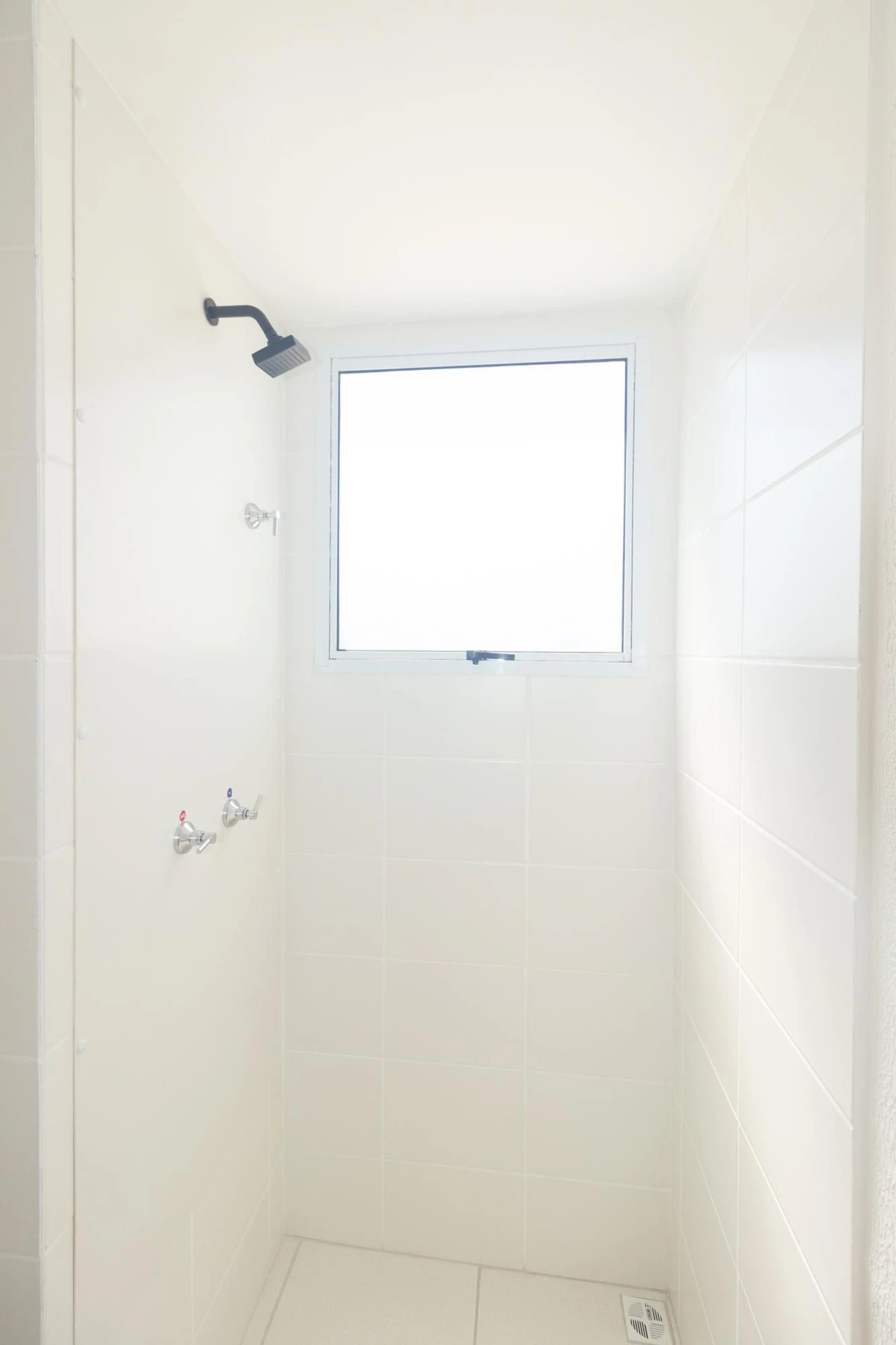 Apartamento de 2 quartos em condomínio com piscina — photo 14