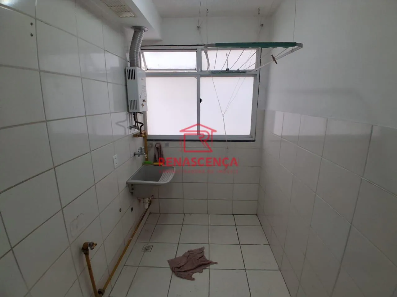 2-bedroom apartment in a building with a pool — photo 18
