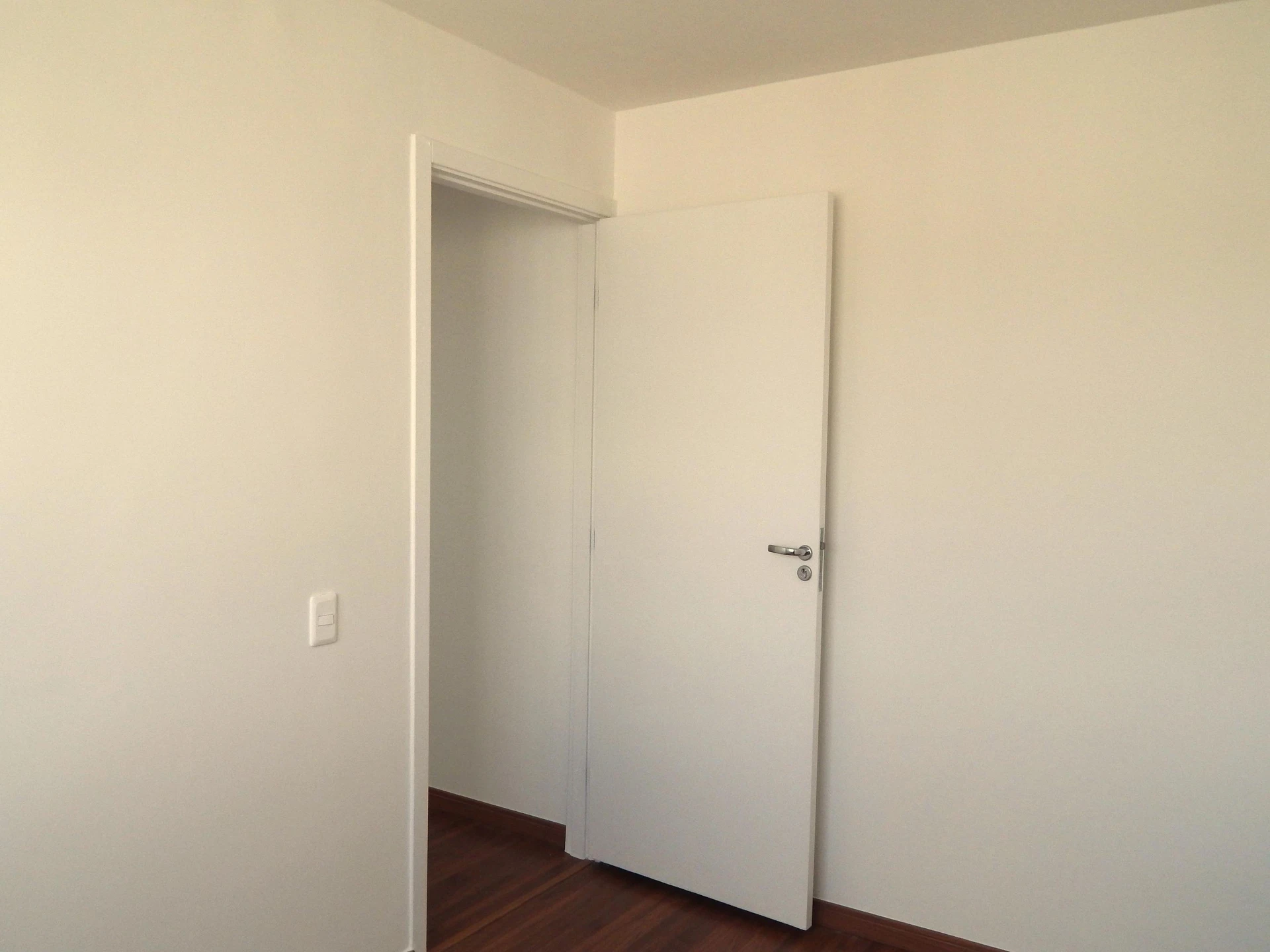 Wood or laminate floors in a 2-bedroom apartment, 41 m² — photo 20