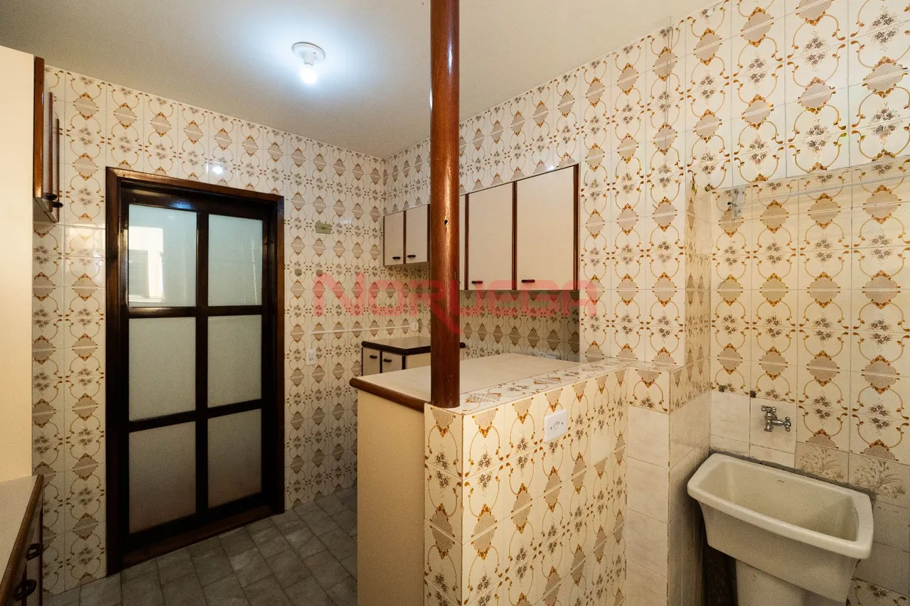 Apartamento com 2 quartos, 1 banheiro e 1 vaga — photo 2