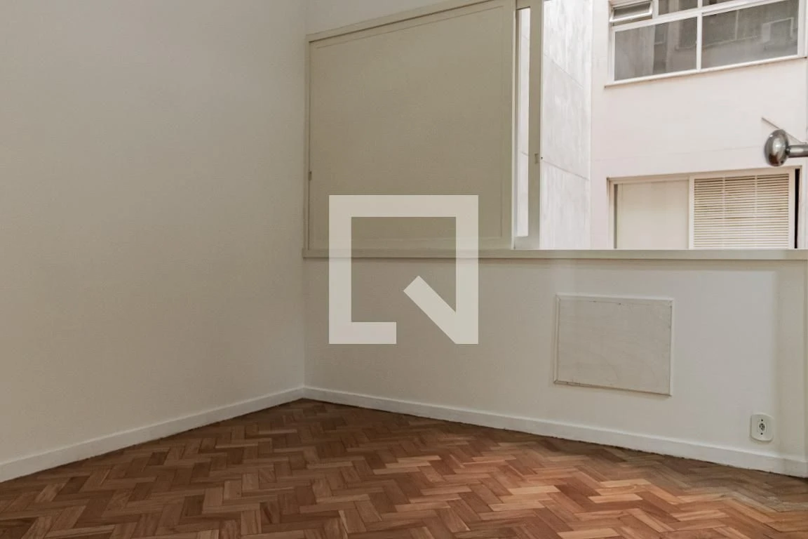 Apartment, 116 m², with wood or laminate floors — photo 25
