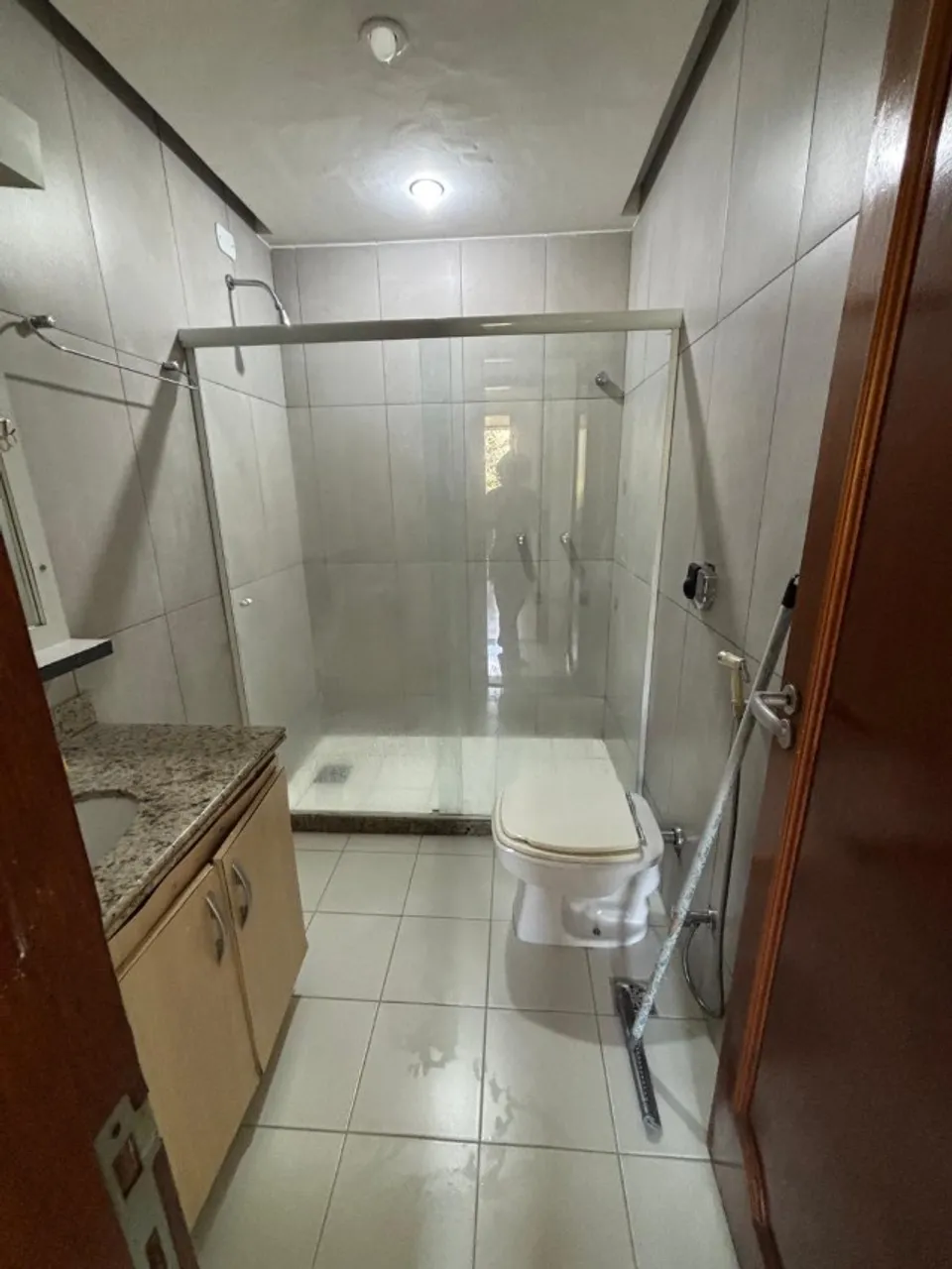 Walk-in closet in a 2-bedroom apartment, 85 m² — photo 11