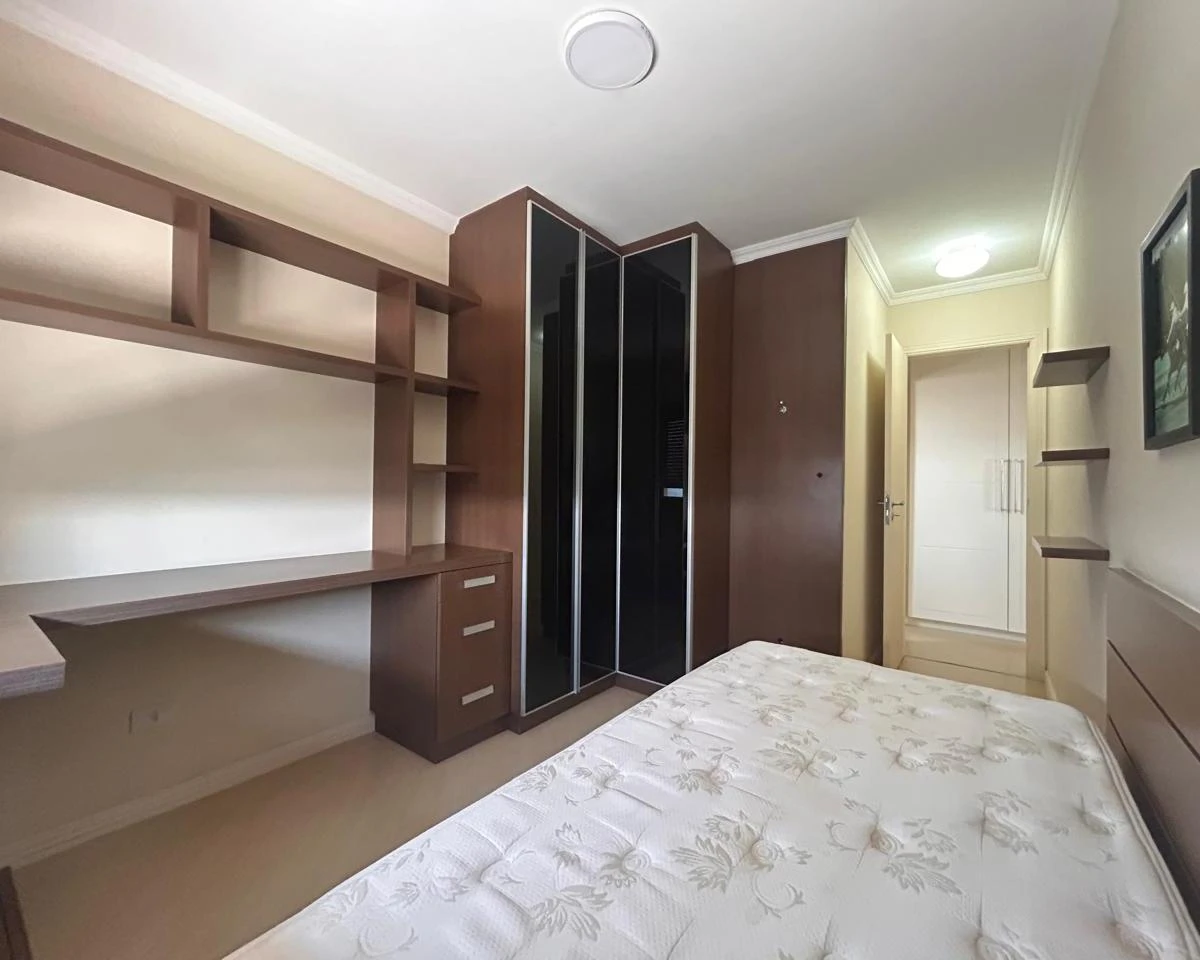 3-bedroom apartment with a home office in Curitiba — photo 25