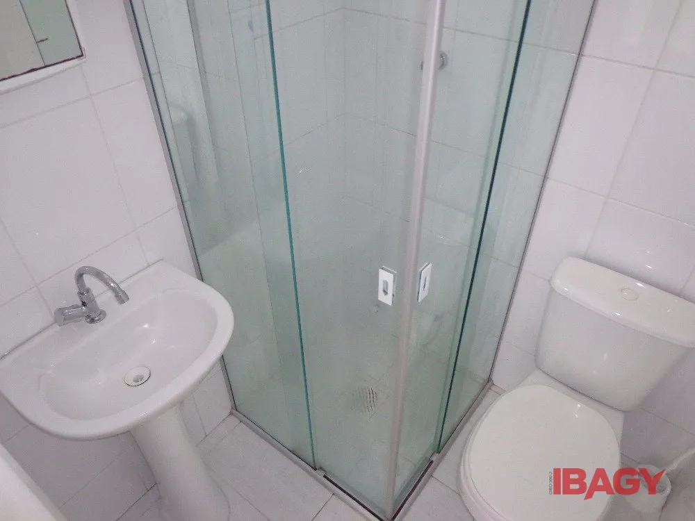 Wood or laminate floors in a one-bedroom apartment, 46 m² — photo 10