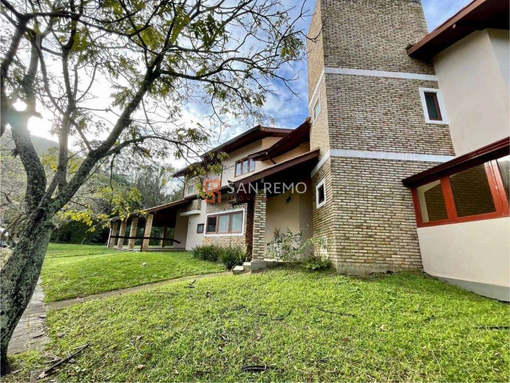 Casa de 600 m² com 4 quartos e varanda — photo 4