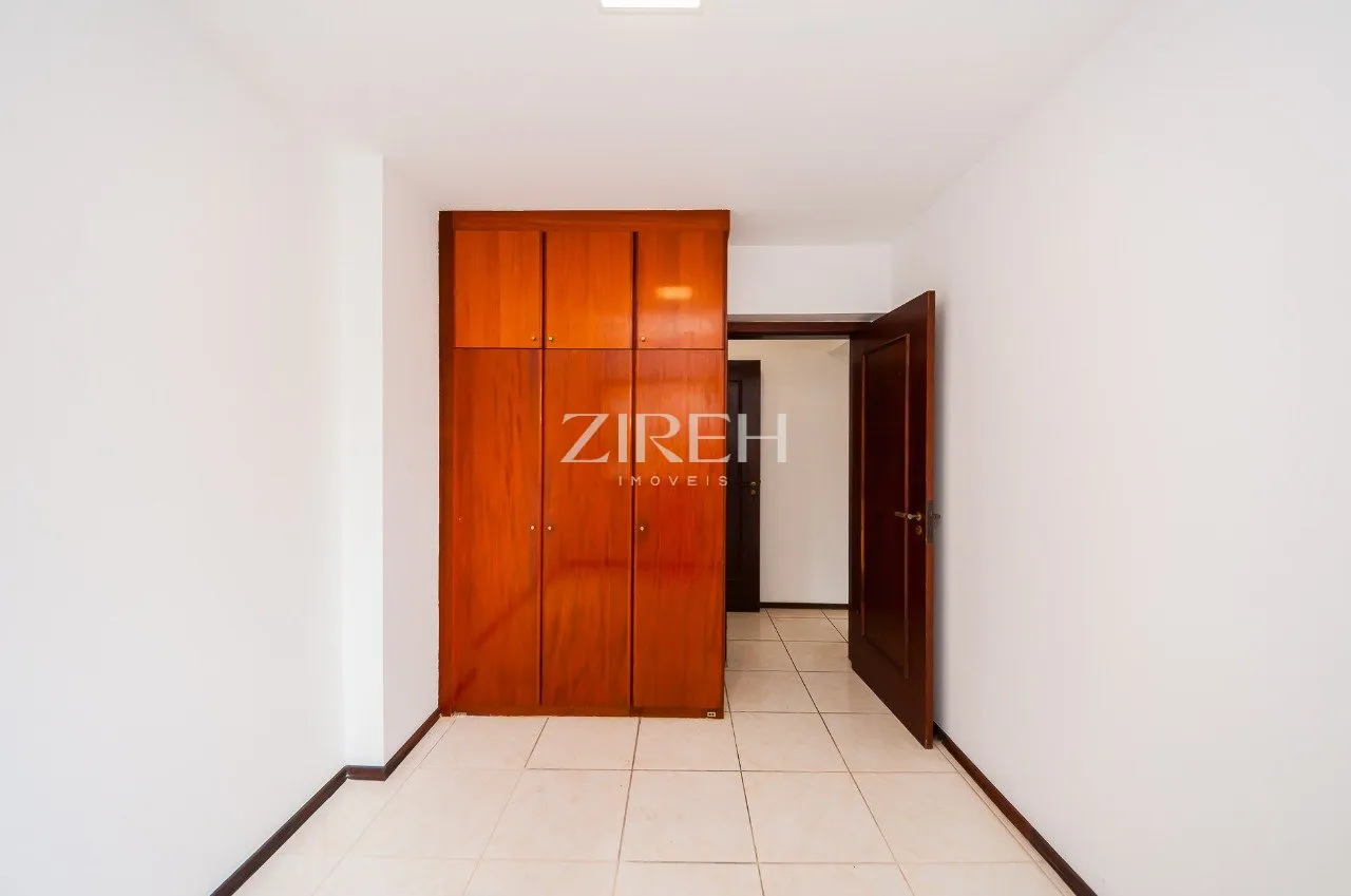3-bedroom apartment in a building with a gym — photo 6
