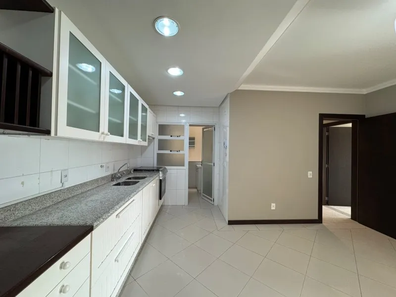 Furnished apartment, 124 m², with floor-to-ceiling windows — photo 11