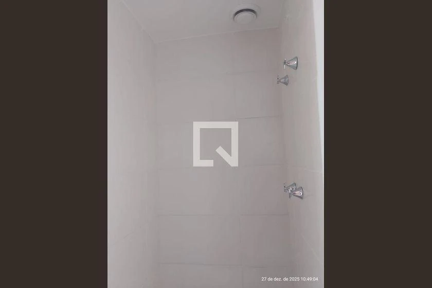 2-bedroom rental apartment with electric shower — photo 7