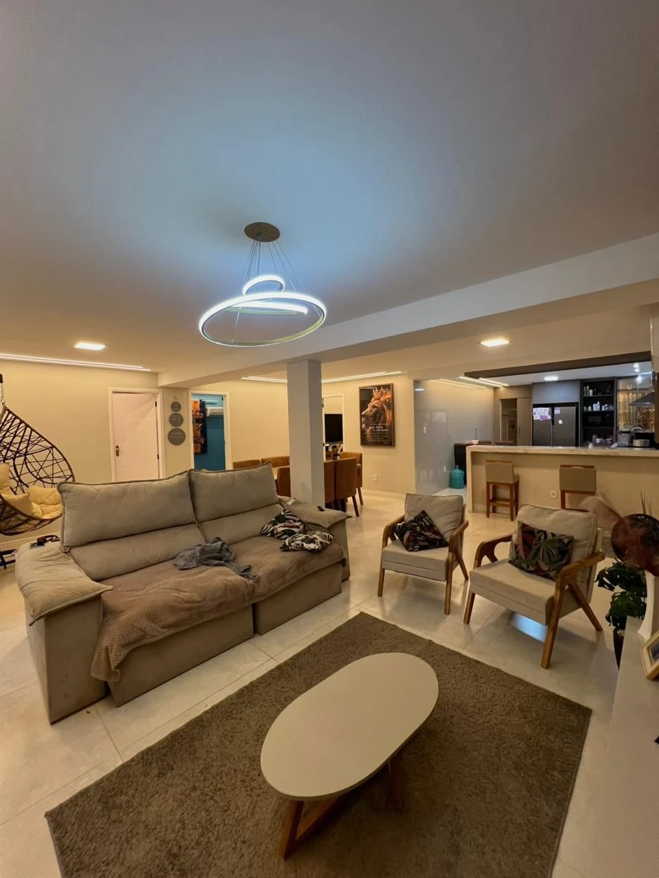 Casa mobiliada, 200 m², com espaço de home office