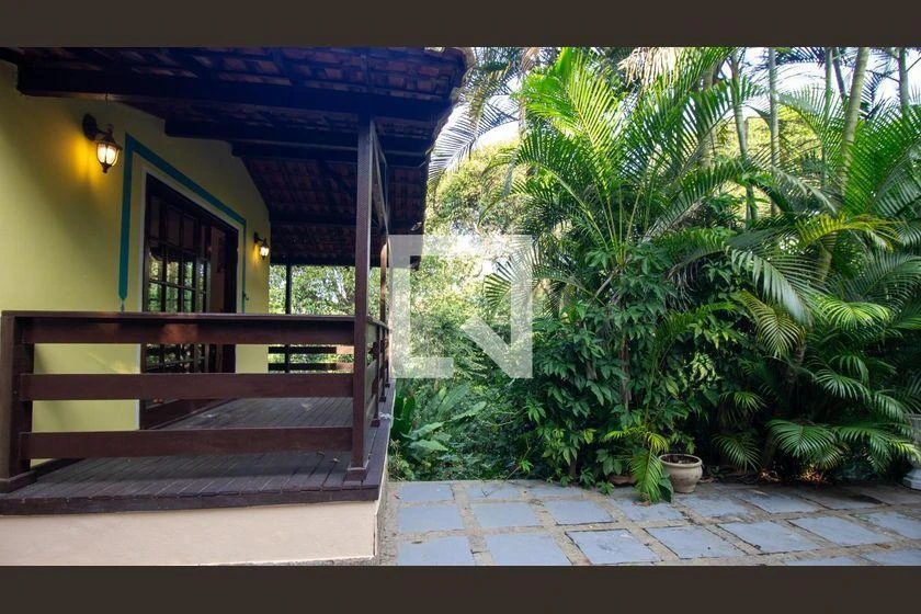 Casa com 4 quartos e churrasqueira na varanda — photo 50