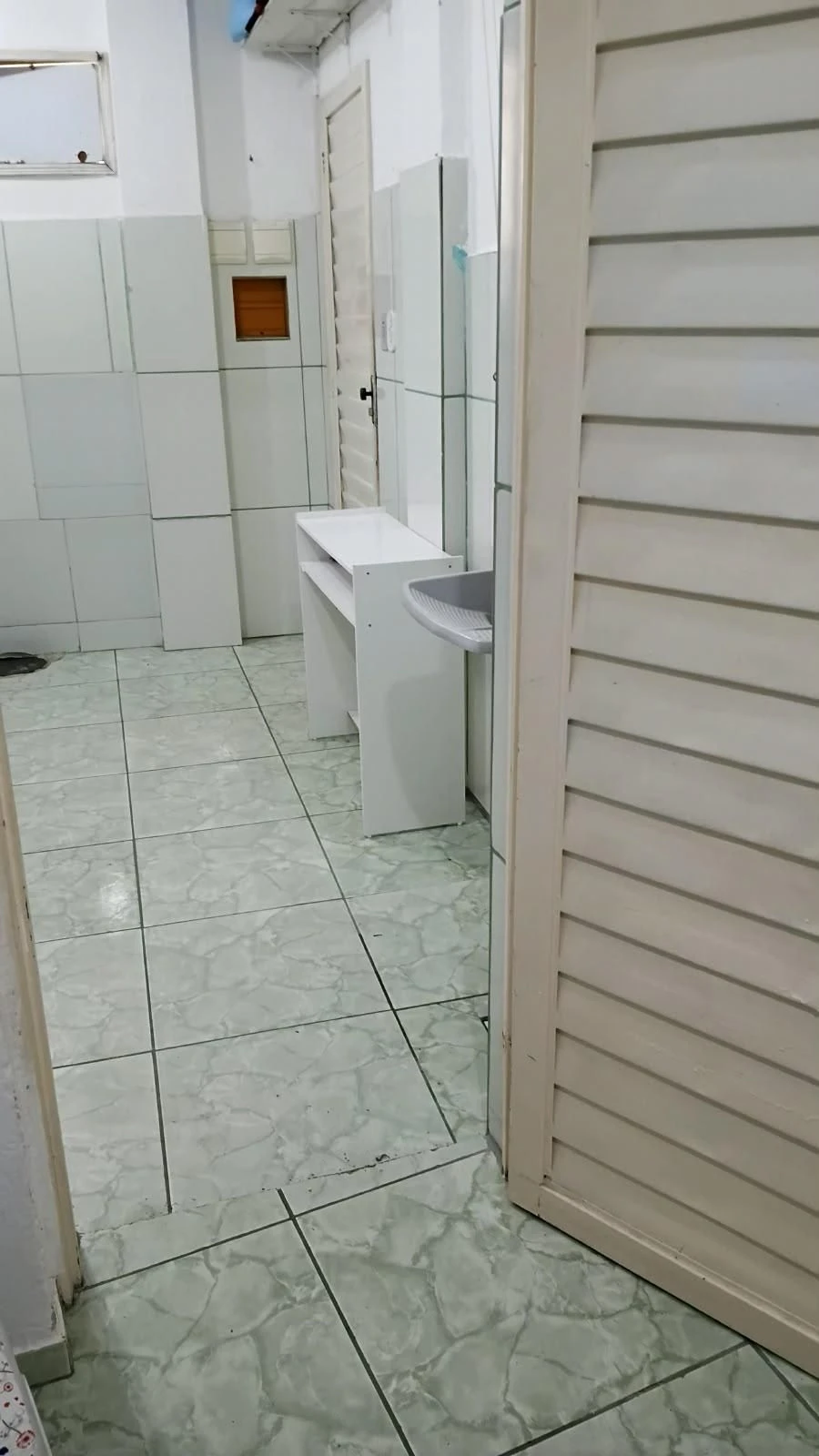 Furnished 3-bedroom house with 4 bathrooms, no parking — photo 60