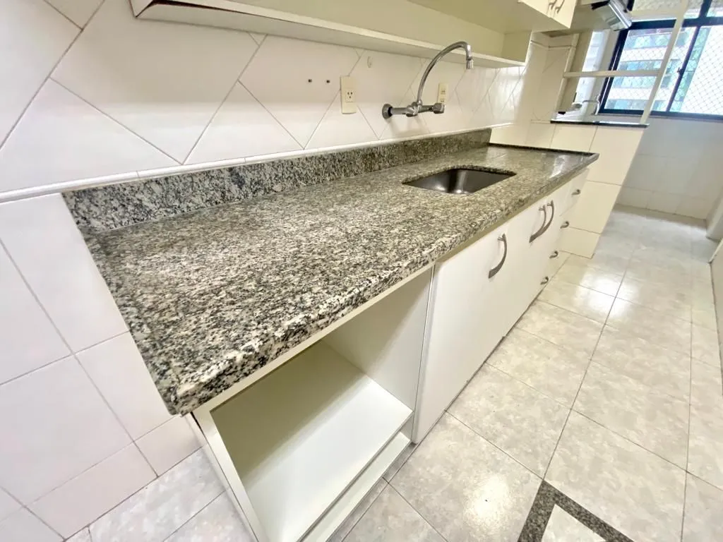 Apartment on the 13th floor with a bathtub — photo 2