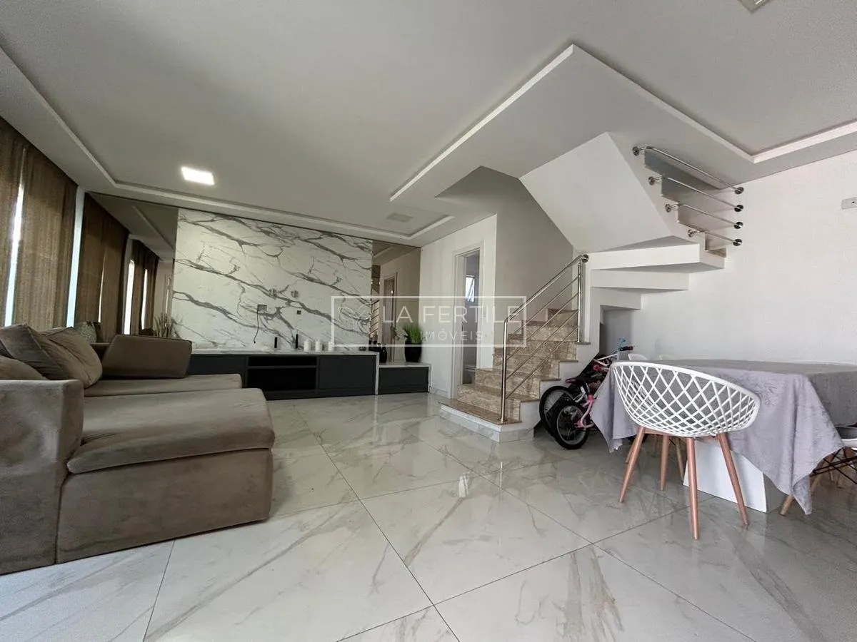 Casa de 3 dormitorios con balcón gourmet en Curitiba — photo 23