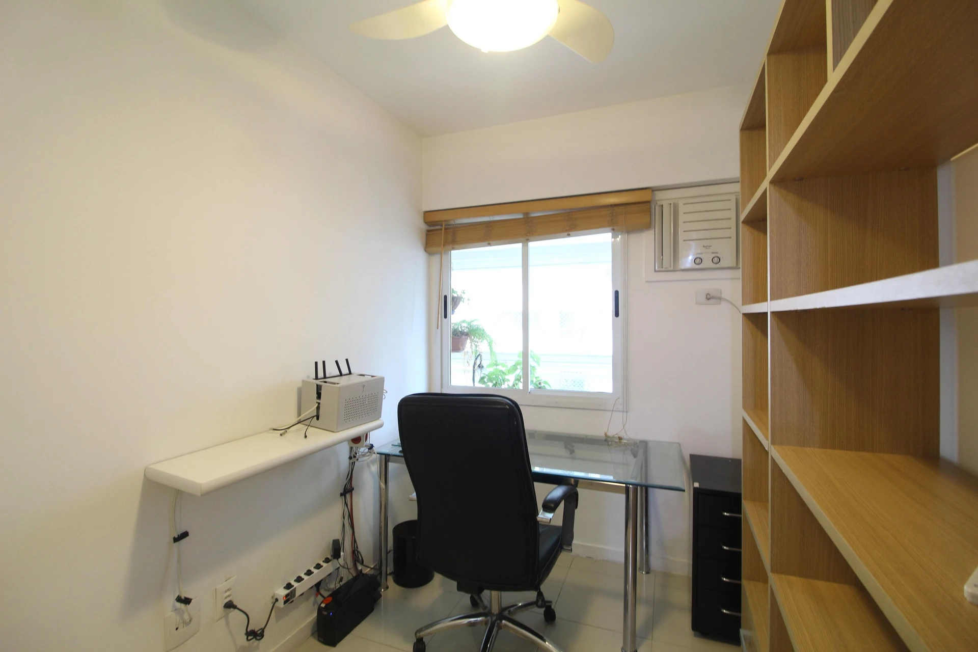 Furnished 3-bedroom apartment with 2 bathrooms — photo 16