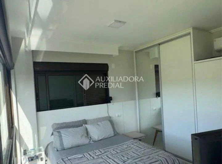 Furnished 50 m² studio with 1 bedroom and 1 bathroom — photo 3