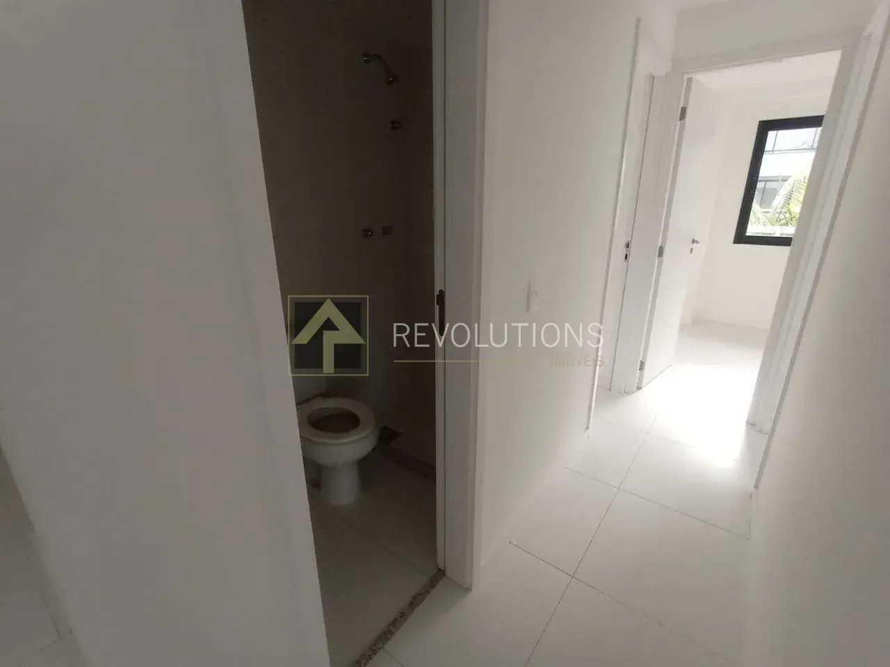 Apartamento sem mobília com 4 quartos e 5 banheiros — photo 12
