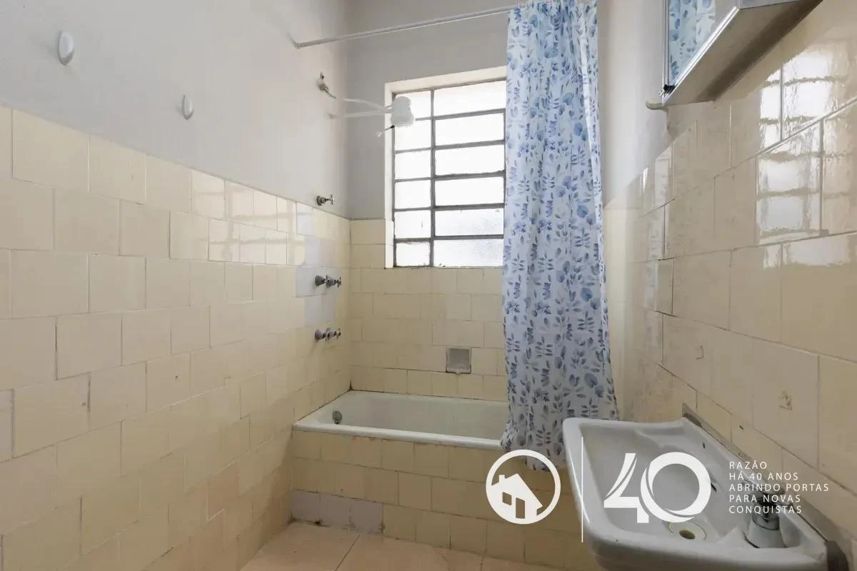 2-bedroom apartment with a washing machine in Curitiba — photo 14