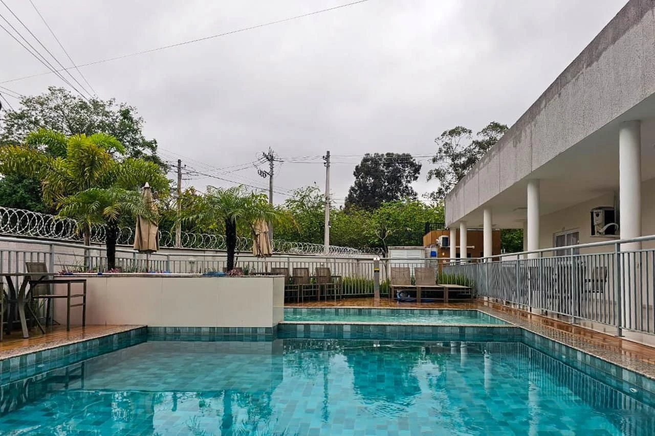 Apartamento de 2 quartos em condomínio com piscina — photo 36