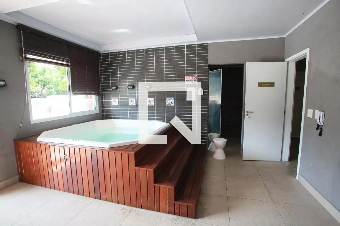 2-bedroom apartment in a building with a sauna — photo 22