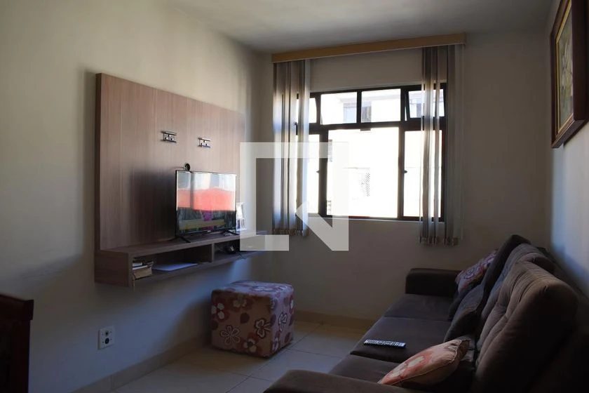 Furnished 2-bedroom apartment with open-plan kitchen