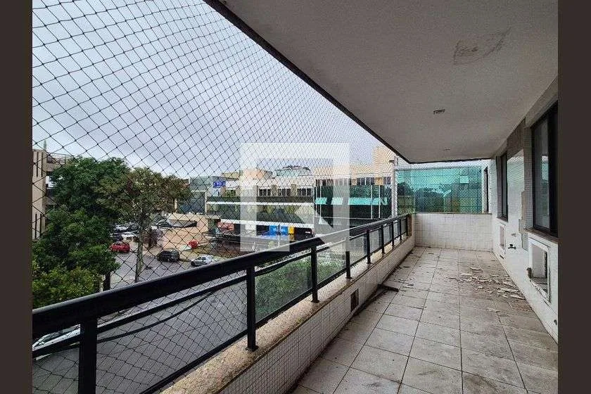 3-bedroom apartment, 1 with its own bathroom, 152 m² — photo 4