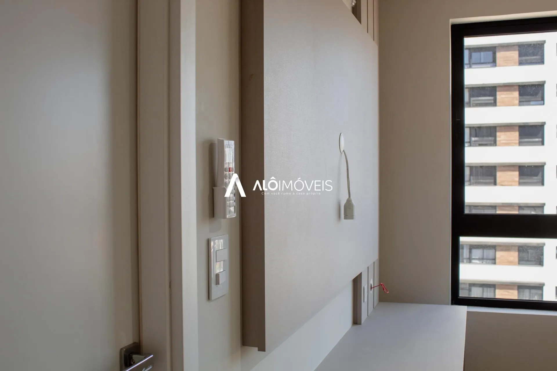Furnished 1-bedroom apartment with open-plan kitchen — photo 22