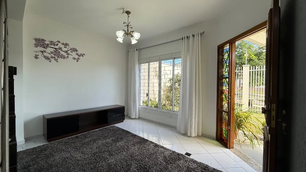 3-bedroom house with a bathtub in Curitiba — photo 15