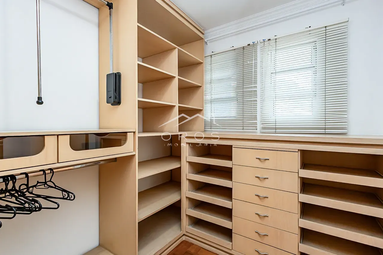 House, 200 m², with a washing machine — photo 31