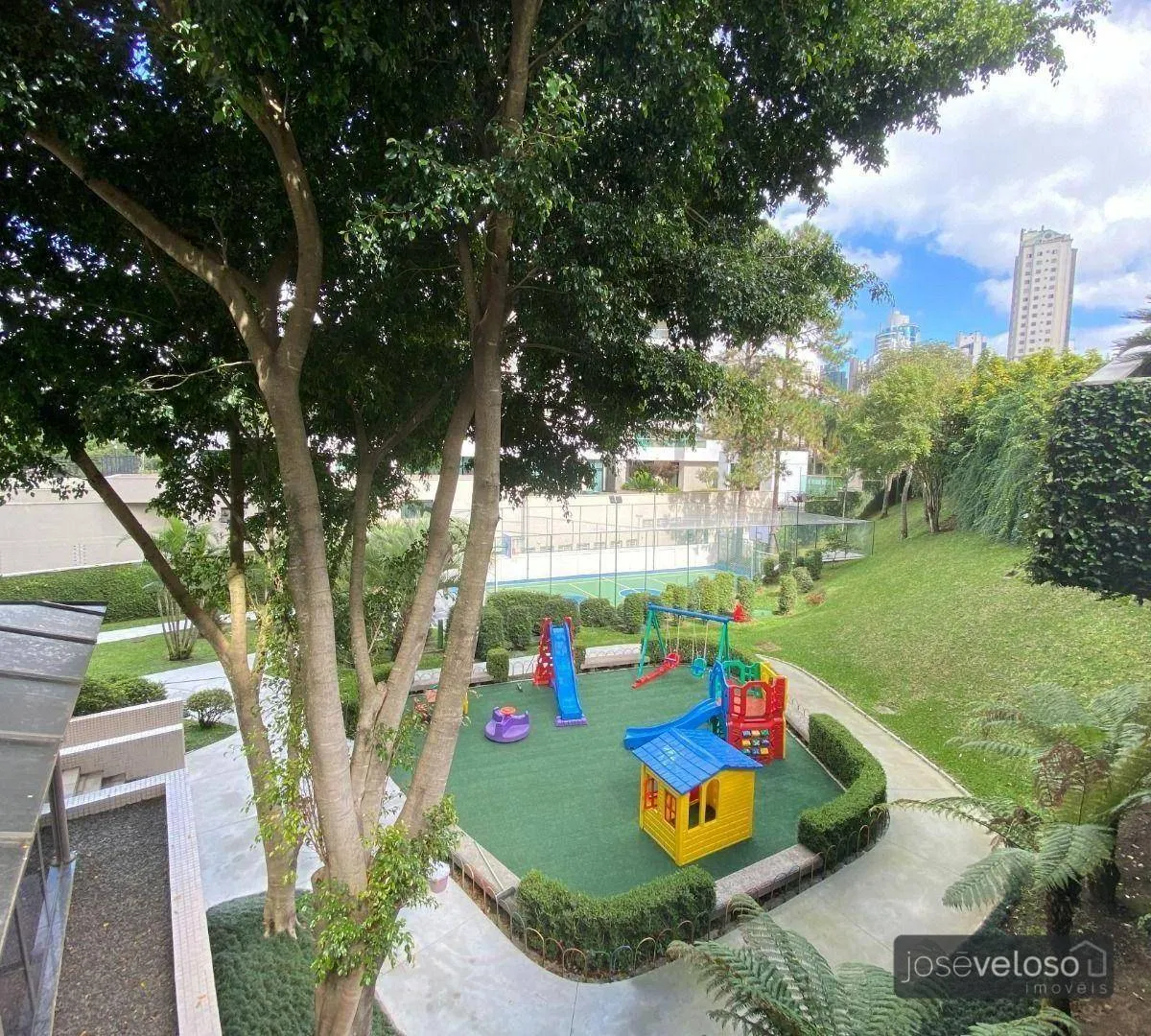 259 m² apartment with 4 bedrooms and private BBQ — photo 47