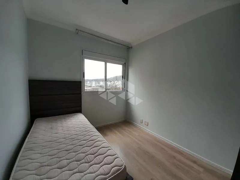Apartamento com piso de madeira ou laminado, Itacorubi Norte — photo 23