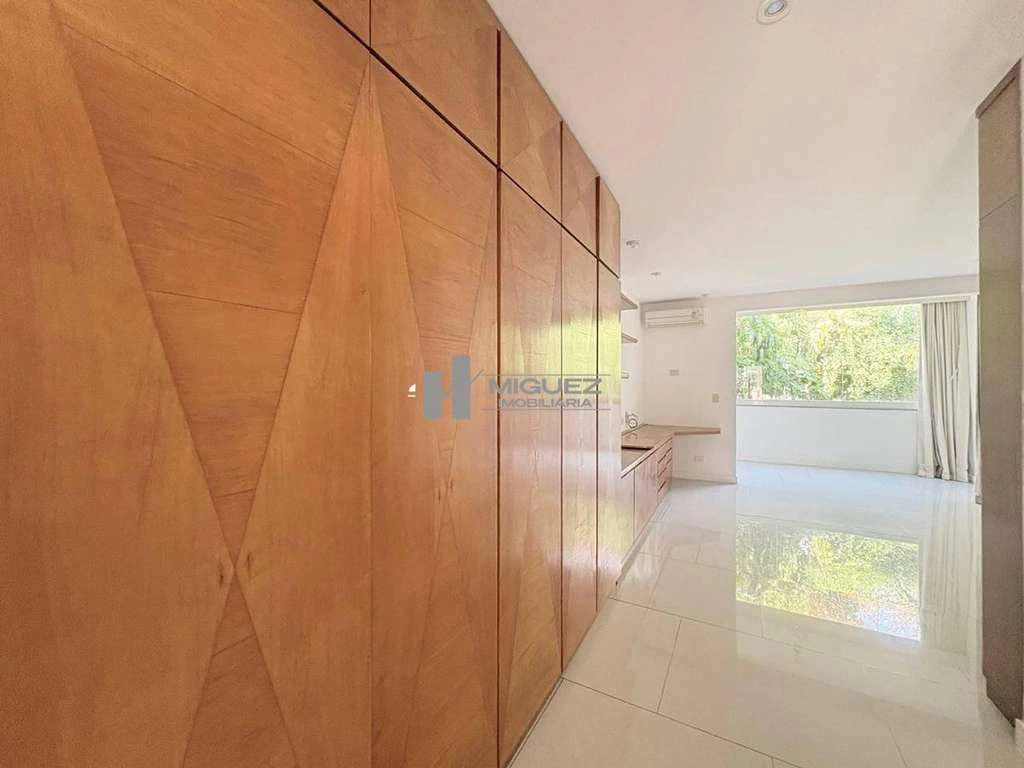 273 m² triplex house with 3 parking spaces and 5 baths — photo 3
