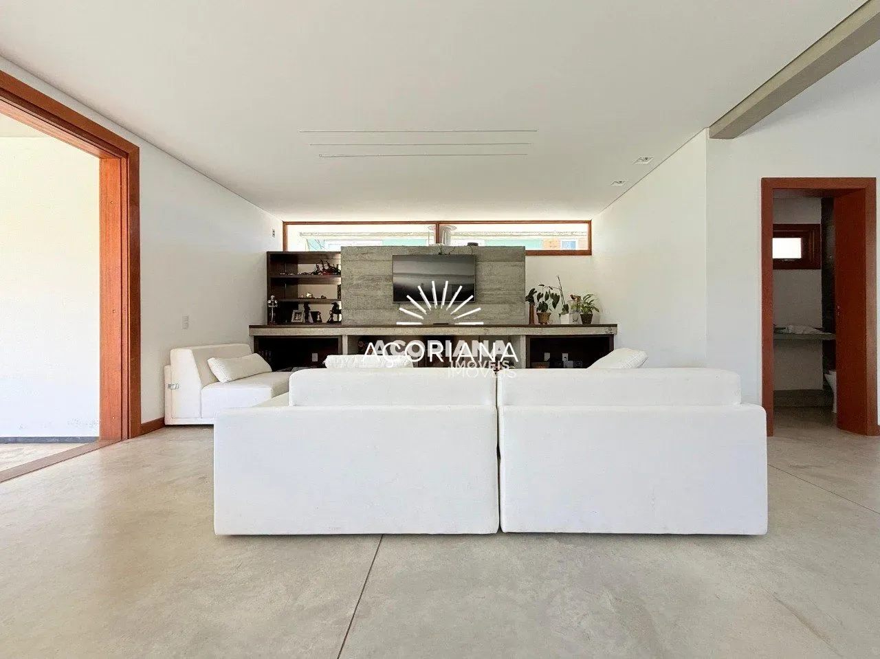 House with open-plan kitchen and 5 bedrooms over 558 m² — photo 10