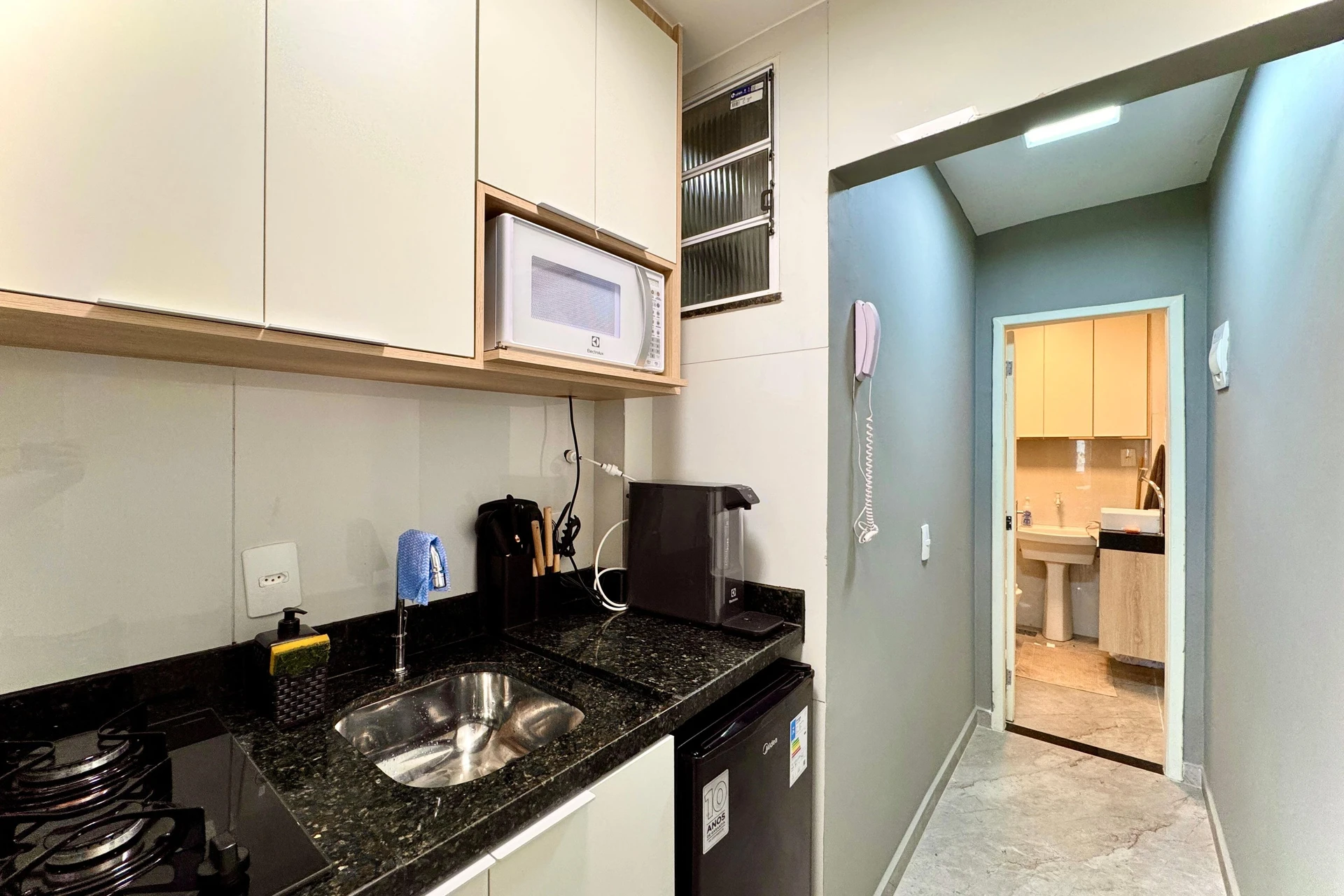 Furnished studio, 30 m², with floor-to-ceiling windows — photo 12
