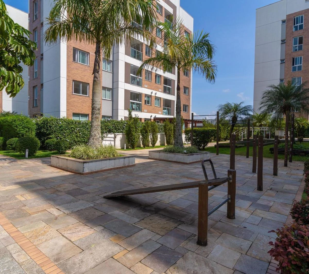 3-bedroom apartment with a grill on the balcony — photo 24