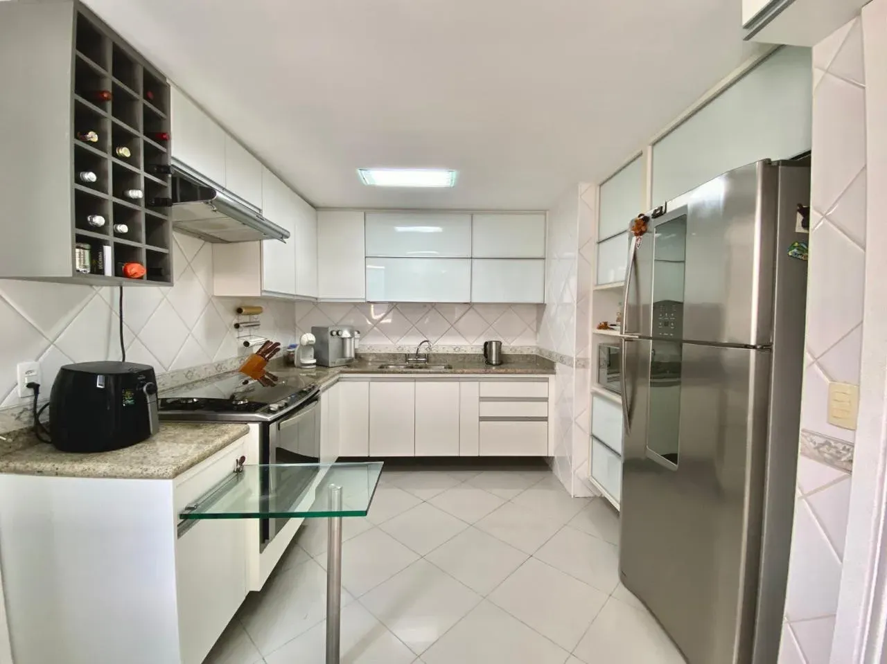 Furnished 369 m² apartment with a closed kitchen — photo 9