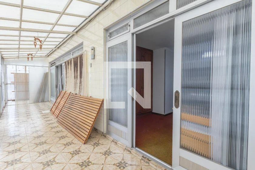 Apartamento com 4 quartos, cozinha com fogão a gás e varanda — photo 10