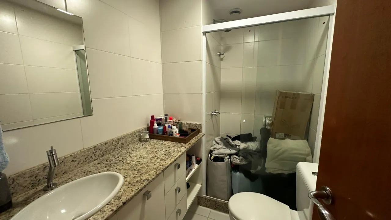 Apartamento semimobiliado com cozinha fechada e 2 vagas — photo 4
