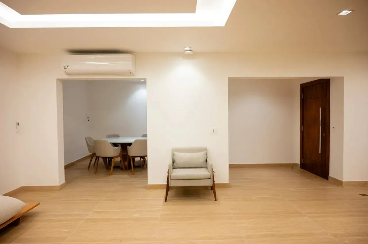 5-bedroom apartment, 1 with its own bathroom, 218 m² — photo 17
