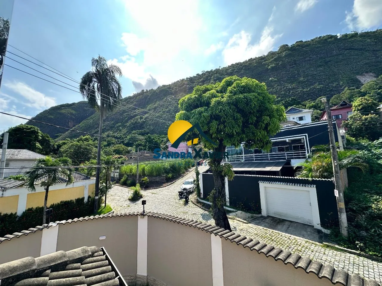 Casa com 4 quartos e 5 banheiros, varanda com churrasqueira — photo 9